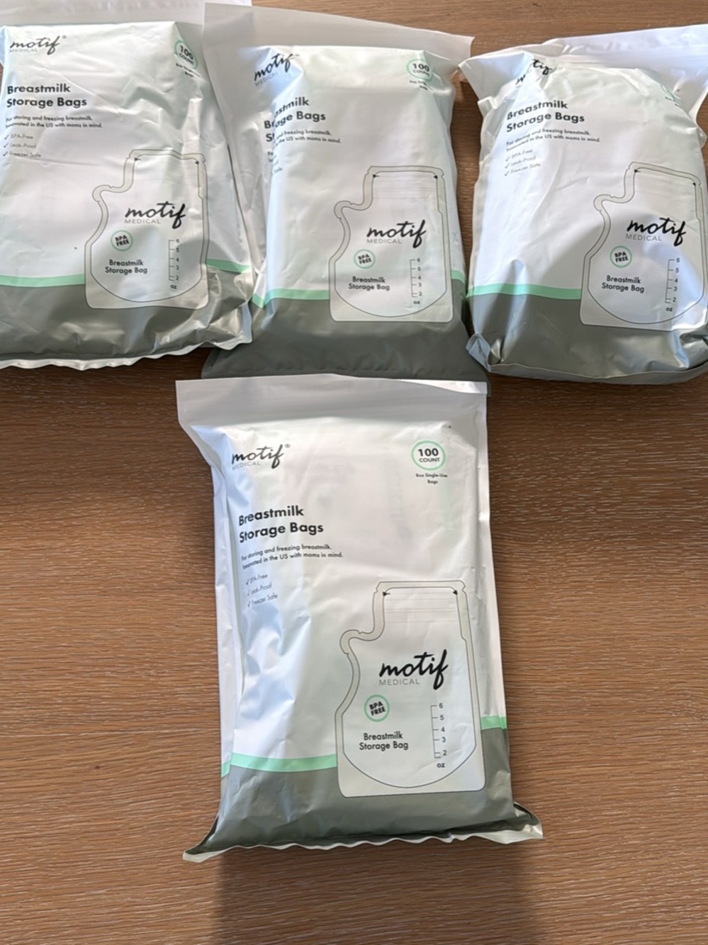 motif Medical Breastmilk Storage Bags - White & Gray Packaging (400 ct)